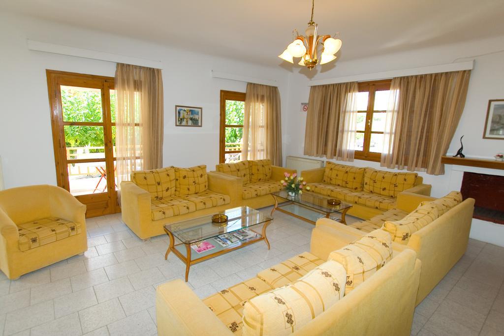Hotel Aidipsos Лутра Едипсу Екстериор снимка