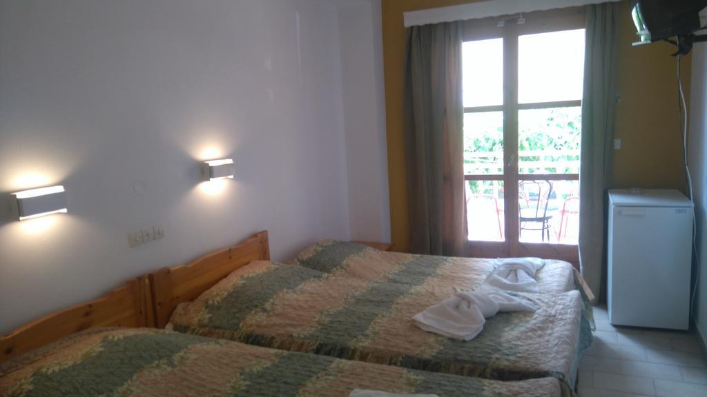 Hotel Aidipsos Лутра Едипсу Екстериор снимка