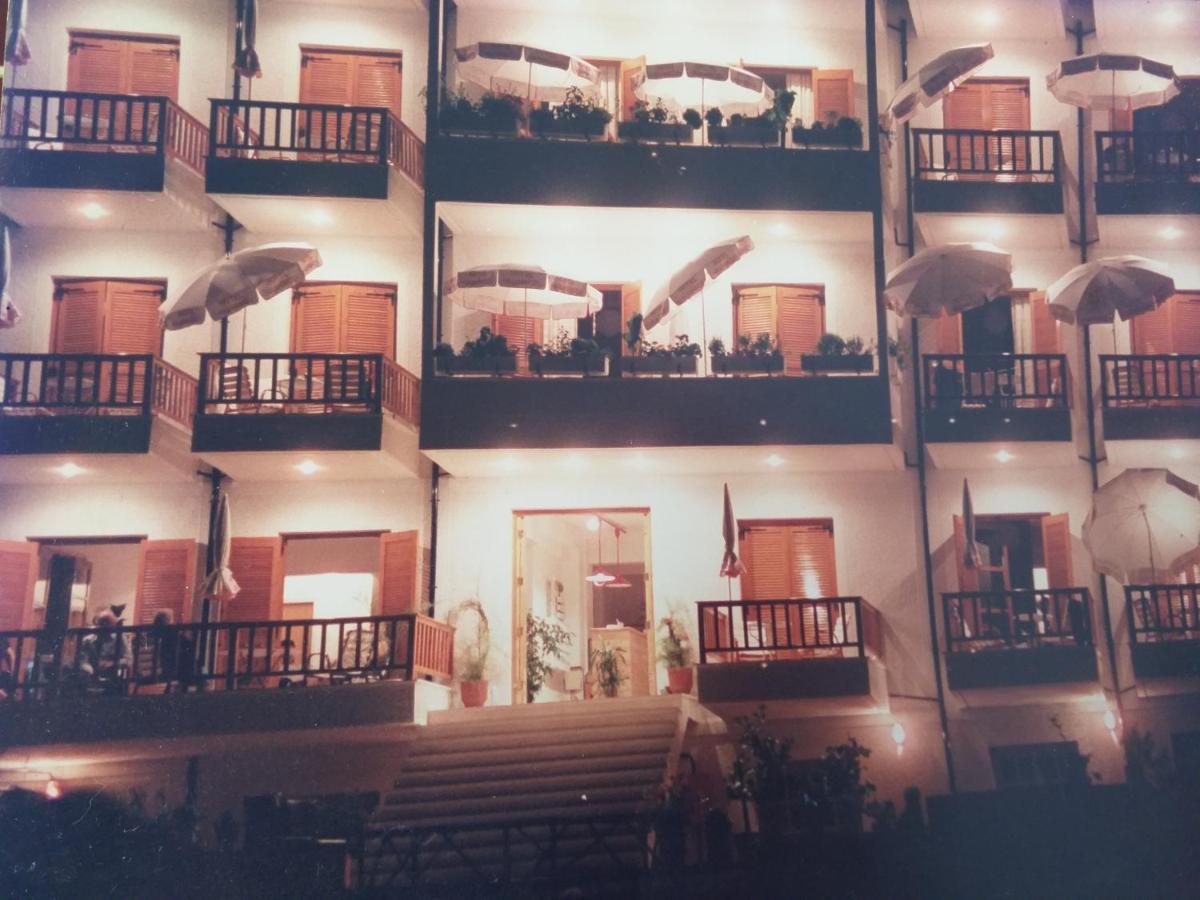 Hotel Aidipsos Лутра Едипсу Екстериор снимка